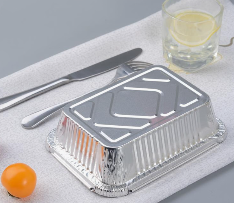 Zastawa stołowa z folii aluminiowej: czy to najbardziej praktyczny wybór w przypadku cateringu i jedzenia na wynos?